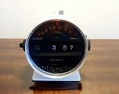 Vintage Sony digimatic 6RC-15 quot Speedometer quot radio alarm flip clock 50Hz. With original box. Very rare Build 1971 in Japan