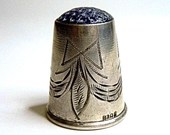Silber Fingerhut  mit Schleifen Dekor und Achat Kuppe  um 1940