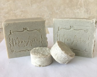 Savon à l'argile de bentonite et à l'huile d'arbre à thé