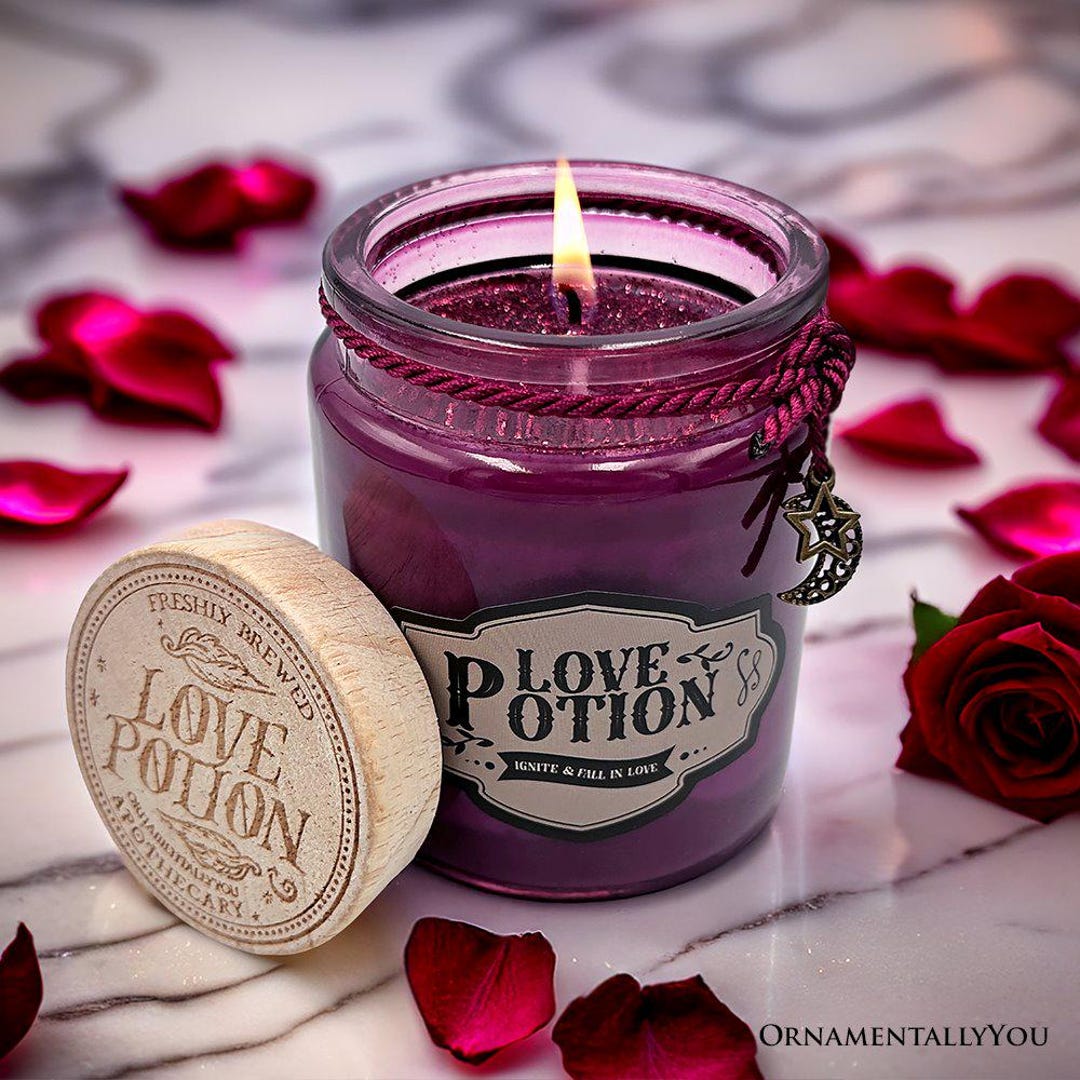 Love Potion Romantic Candle, Sandalwood Flavored Valentine Decor