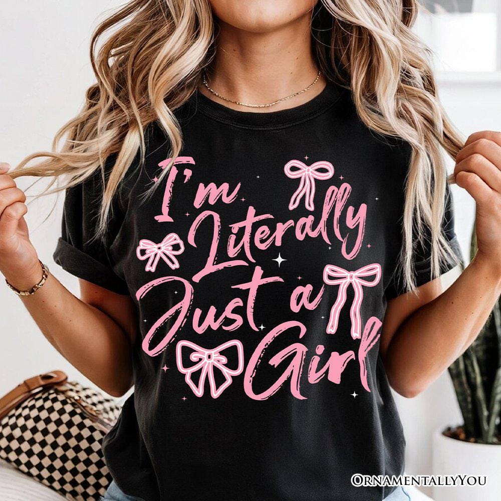 T-shirt I'm Letterally Just a Girl, trendy wit en zwart Coquette Bow-T-shirt voor girly esthetiek