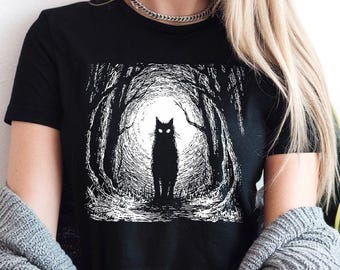 Maglietta con gatto nero nella foresta infestata, maglietta per la notte spettrale di Halloween
