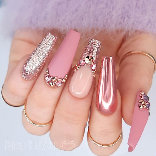 Press on Nails Matte Pink With Rose Gold Chrome and Swarovski - Etsy Press on Nails Matte Pink With Rose Gold Chrome and Swarovski - Etsy