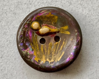 Vintage Cowrie Shell Button, Carved and Engraved/incised Vintage Cowrie Shell Button, Carved and Engraved/incised