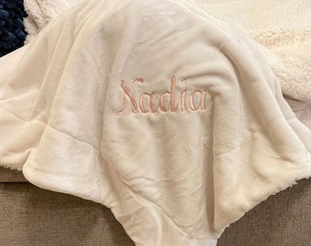 Personalized Plush Throw Blanket: Embroidered Sherpa Blanket (60x50 inches)