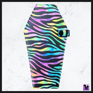 OFERTA Cartera plegable con forma de ataúd y rayas de tigre y cebra arcoíris
