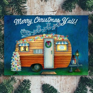 Cartão de campista de Natal, cartão de felicitações de acampamento feito à mão, trailer de Natal de casa minúscula, cachorrinho bassê fofo, feliz Natal, boas festas