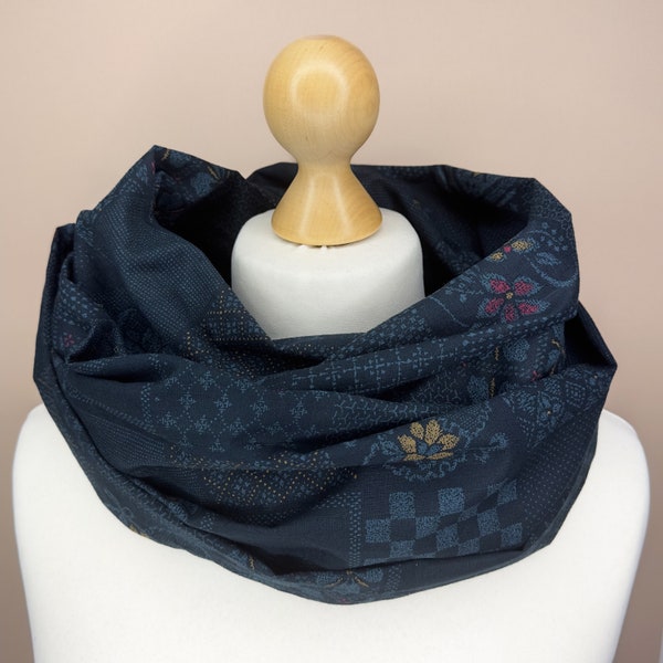 Traditional Blue Japanese Cotton Infinity Scarf - Autumn / Winter Scarf