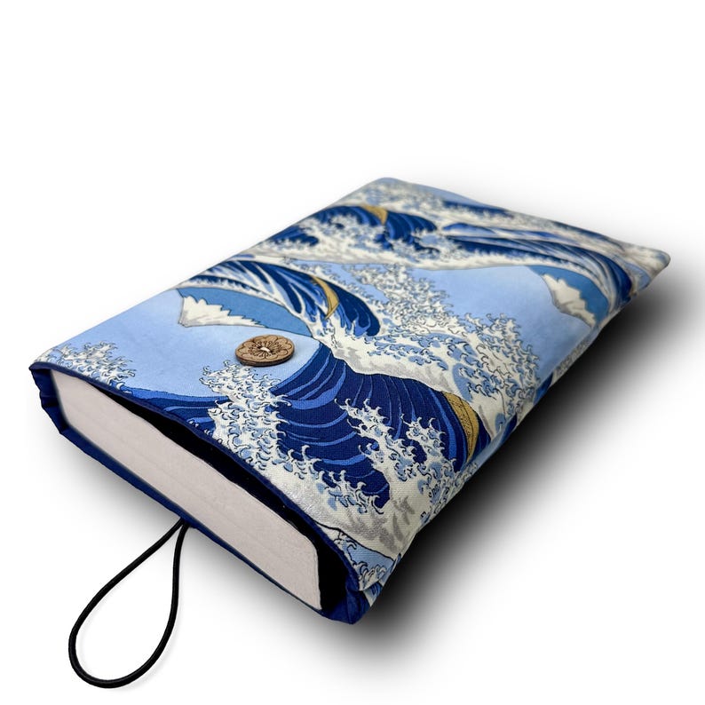 Japanische Baumwoll-Buchhülle – Buchschutz – Muster „Die große Welle“ – Geschenk für Leseratten – Geschenk für Bücherliebhaber Bild 6