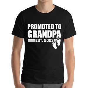 Mens Promoted To Grandpa 2023  Pregnancy Announcement Gift T-Shirt