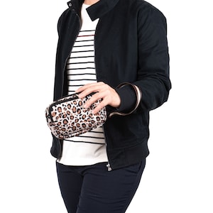 Mobile Wristlet Neoprene Clutch - Leopard