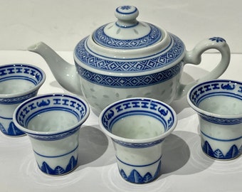 Vintage miniature Chinese Rice Eyes porcelain Teapot blue and Cups