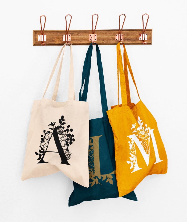 Tote Bag Vrouw gepersonaliseerde bloemenletter, canvas tas cabas, tote tas, tote tas cadeau vrouw, grafische tote tas, cadeau vrouw afbeelding 1