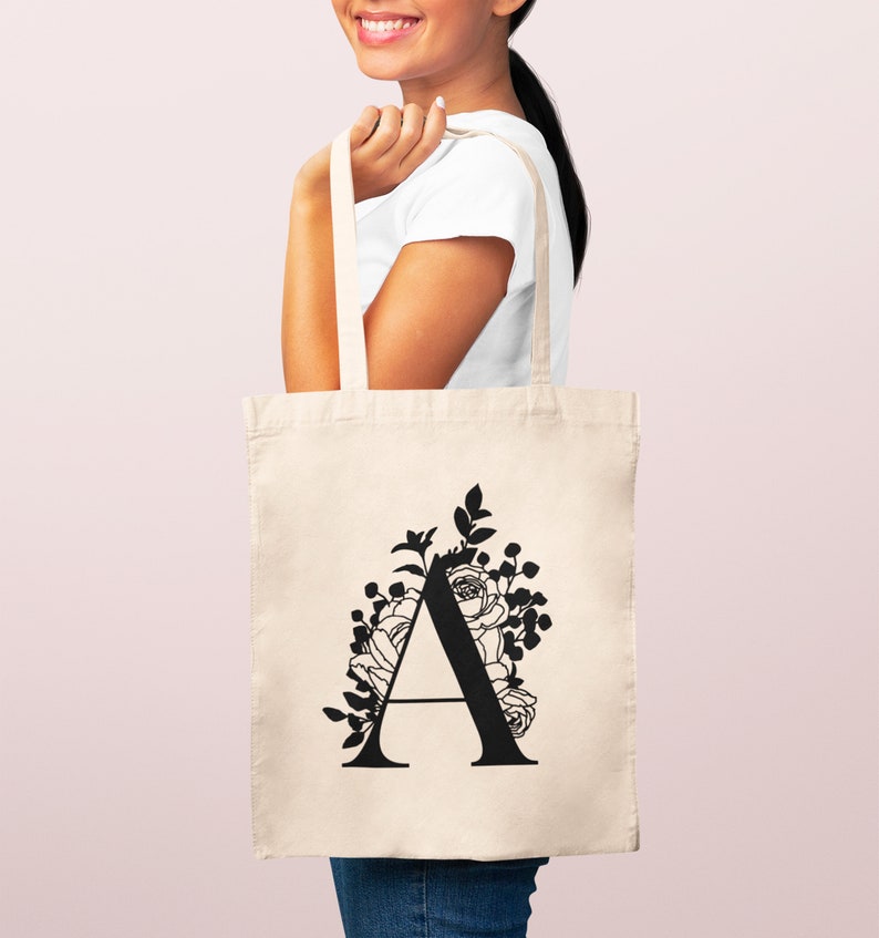 Tote Bag Vrouw gepersonaliseerde bloemenletter, canvas tas cabas, tote tas, tote tas cadeau vrouw, grafische tote tas, cadeau vrouw afbeelding 2