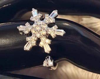 Bling Rhinestone Snowflake Ring | Holiday Statement Ring