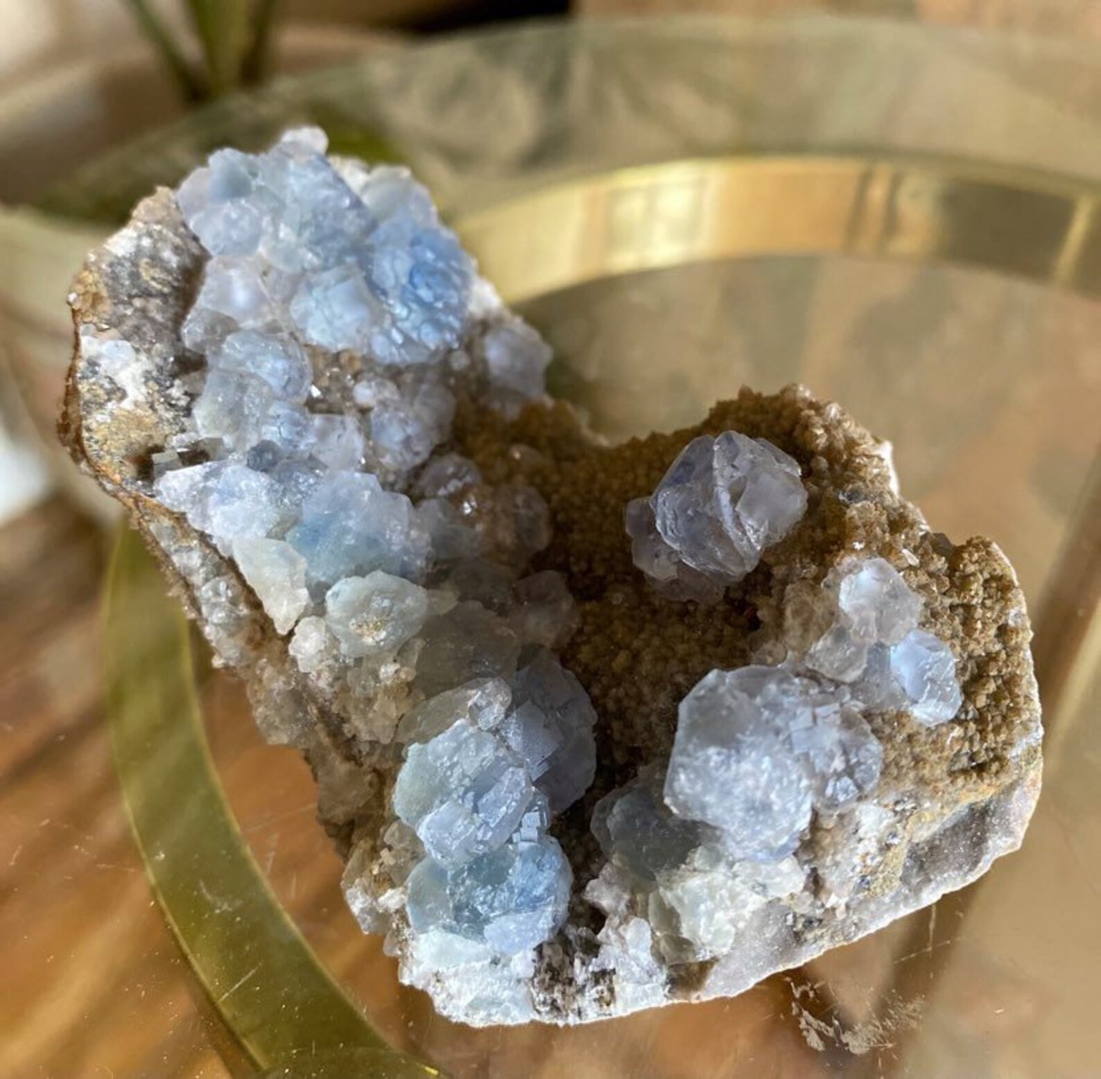 Spécimen de fluorite brute bleu clair de Chine 37 x