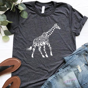 Giraffe Shirt | giraffe gift | giraffe lover gift | zoo shirt | animal shirt | animal lover gift | zoo shirts