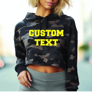 Custom Text Crop Hooded Sweatshirt, Women&#39;s Cropped Hoodie, Personalized Women&#39;s Hoodie, Team Logo hoodies, Personalized cropped hoodies,