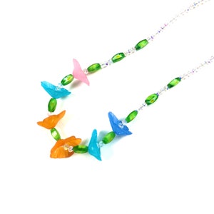 Back To The Garden Green Peridot Crystal Clear Acrylic Flowers Beads Necklace