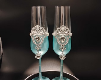 Champagne Glasses for bride and groom - wedding flutes- Toasting Flutes -Toasting glasses set of 2