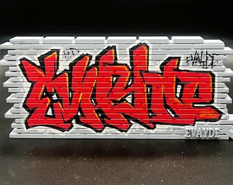 Placa de pared en miniatura personalizada con nombre en grafiti impresa en 3D, ladrillo rojo/cemento gris, soporte/pintura a mano, arte callejero único.