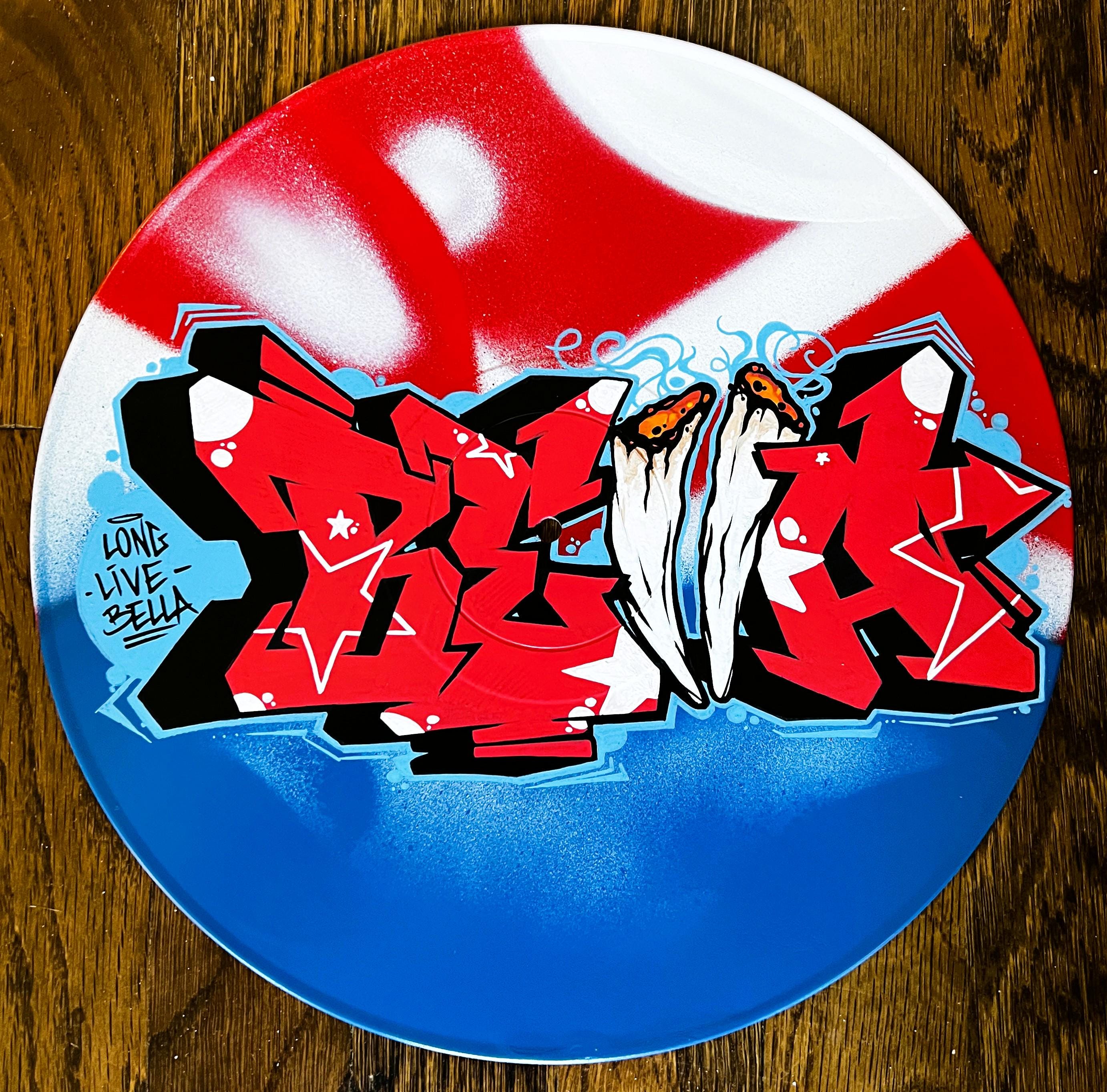 グラフィティビニールレコード。名前、単語、文字を手書きで