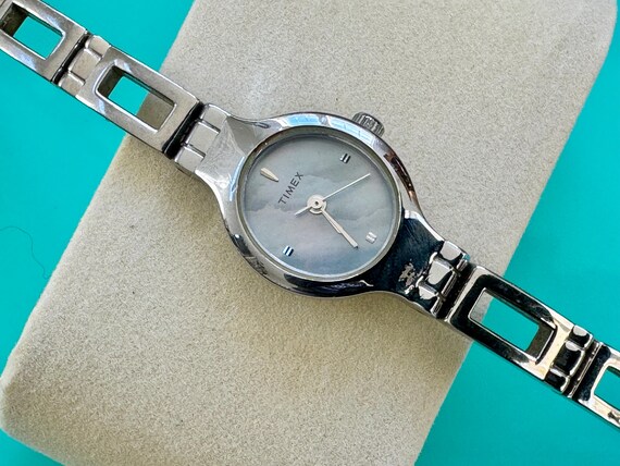 Vintage Timex Bluish Grey Dial View 2