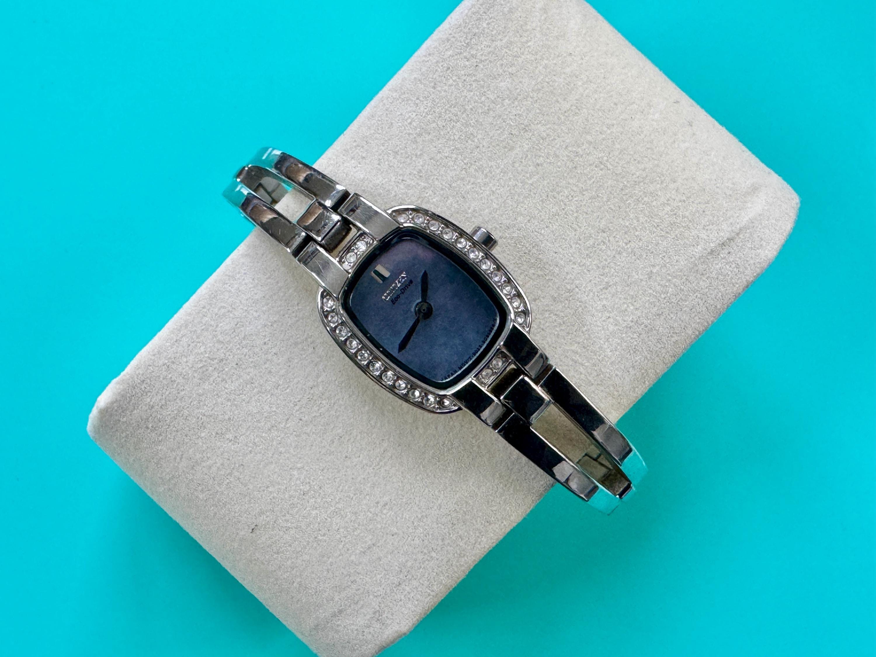 Citizen Exceed Eco Drive, H430-T005691, mother pearl dial, 2 straps Citizen] Eco-Drive mother of pearl : r/Watches main image 4