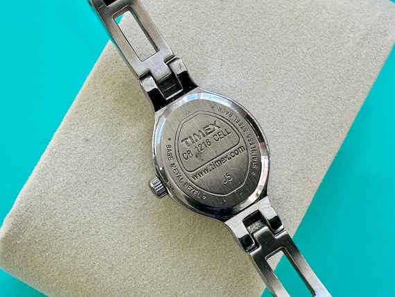 Vintage Timex Bluish Grey Dial View 3