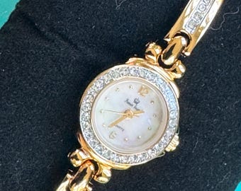 Montre Vintage Style Premiere Design en nacre, inutilisée