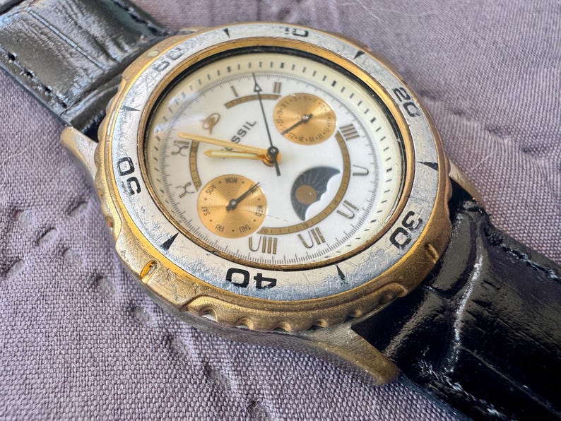 Vintage Fossil Chronograph Whimsical Moonphase Unisex Watch, Limited Edition early 1990’s Bild 2