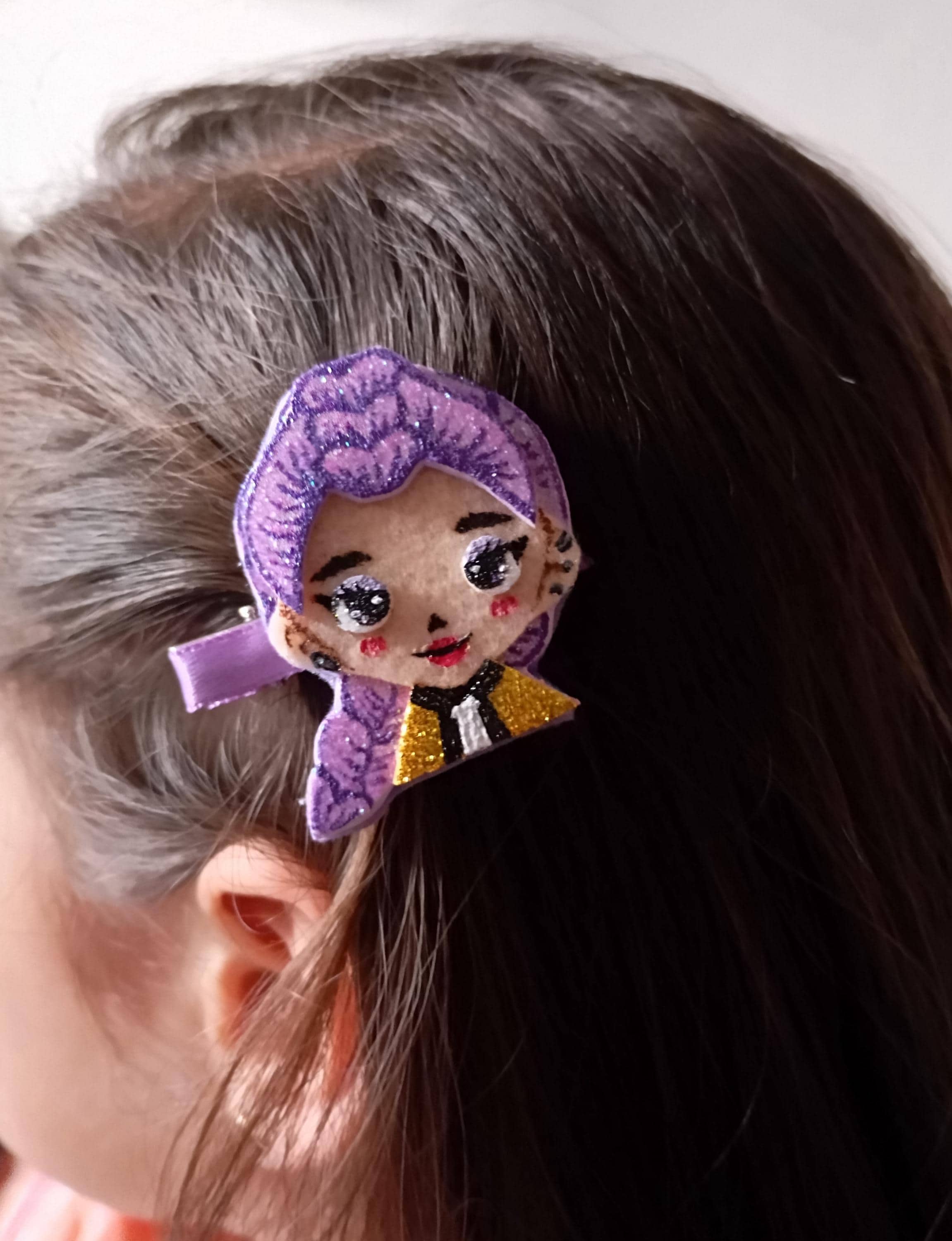ハントリックスのヘアクリップ、ルミ、ミラ、ゾーイのアクセサリー
