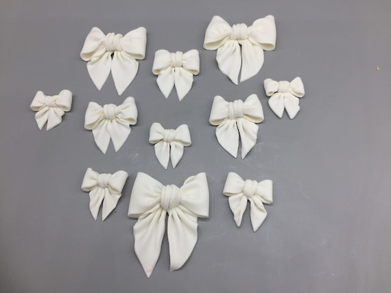 Gum Paste - Assorted Patterned Red Bows (4 pieces)