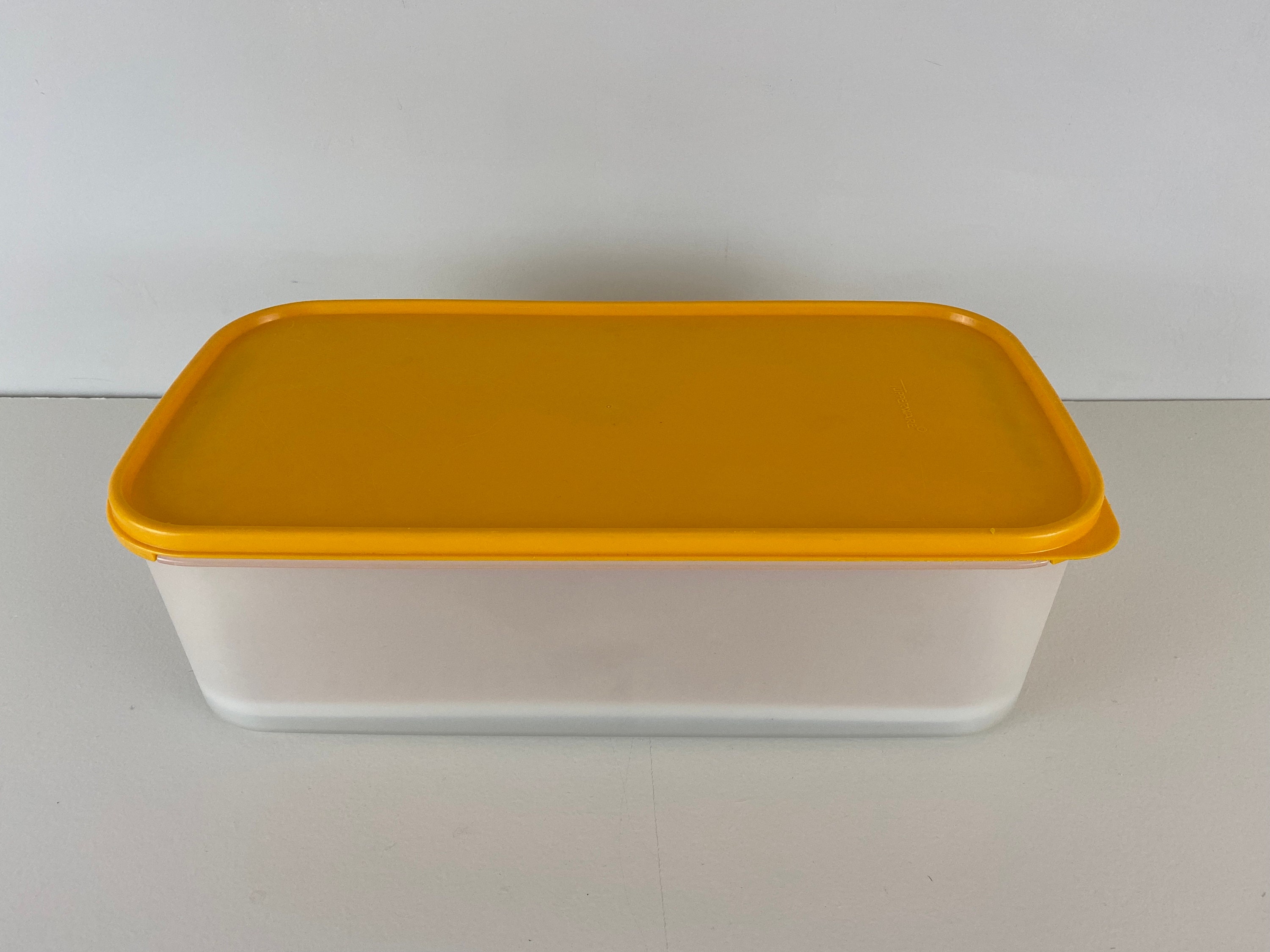 Vintage Tupperware bread box, Tupperware storage container, yellow bread  container 1980s design