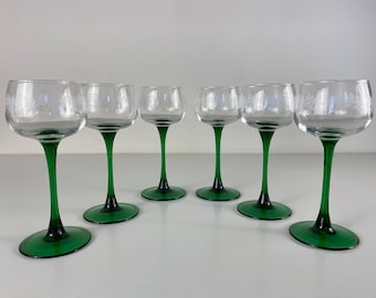 6 KLEINE Weißweingläser mit grünem Stiel, wunderschön dekoriert, französischer Vintage Luminarc 1980er