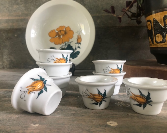 4 egg cups, Seltmann Weiden Bavaria, Vintage 1970s West Germany mid century modern kitchen design