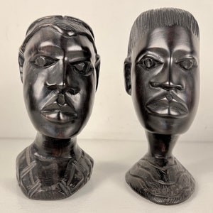 Vintage carved African heads, pair of 2 men, ebony wood from the 1970s afbeelding 10