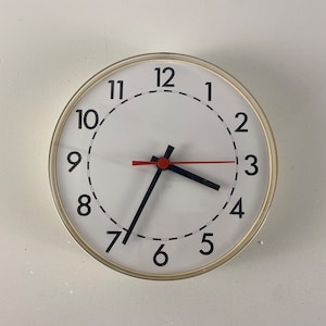Reloj de pared Ikea de los años 80, de cuarzo vintage, estilo retro, de plástico blanco, Alemania Occidental.