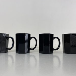 Set of 2, 3 or 4 large Octogonal coffee mugs, coffee cups, tea cups with handles by Arcoroc France, Octime black vintage 1970s-1980s