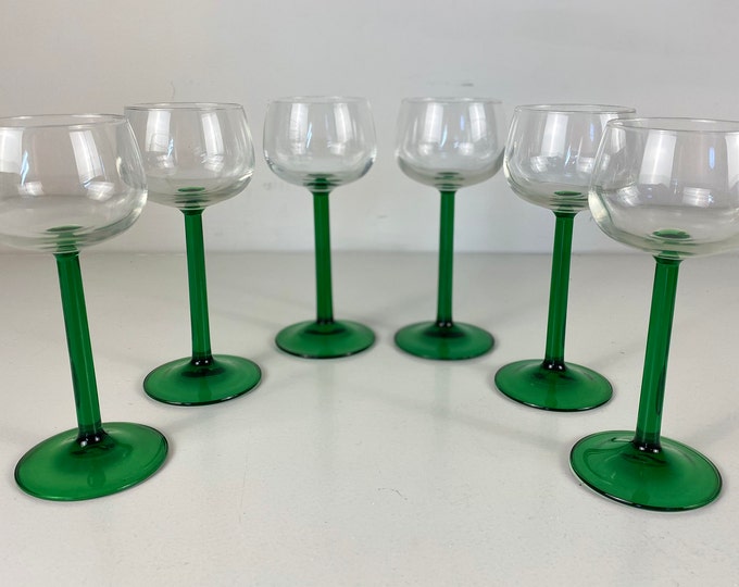 Set of 4, 5 or 6 green stemmed wine glasses, white wine glasses, French Alsace wine glasses, Vintage Lumin(arc) glassware 1980s