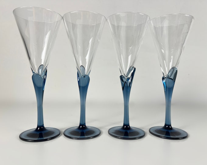 Set of 4 gorgeous vintage Florian Bleu champagne glasses from the Light and Music series, by Luigi Bormioli, Italy 1980s