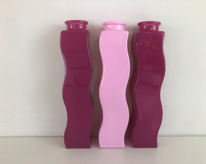 Set of 3 IKEA squiggle glass vases in pink tones, a great vintage IKEA design from the 1990s