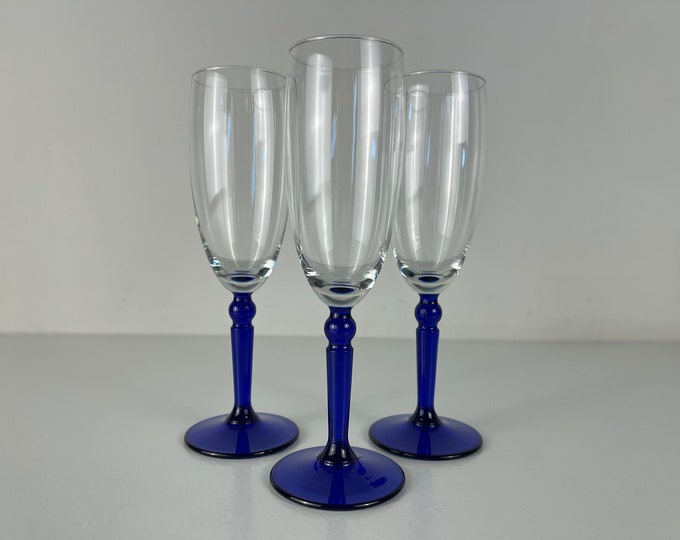 3 vintage champagne glasses, sparkling wine, prosecco glasses, flutes, beautiful saphire blue stem, Mid century modern barware 1970s