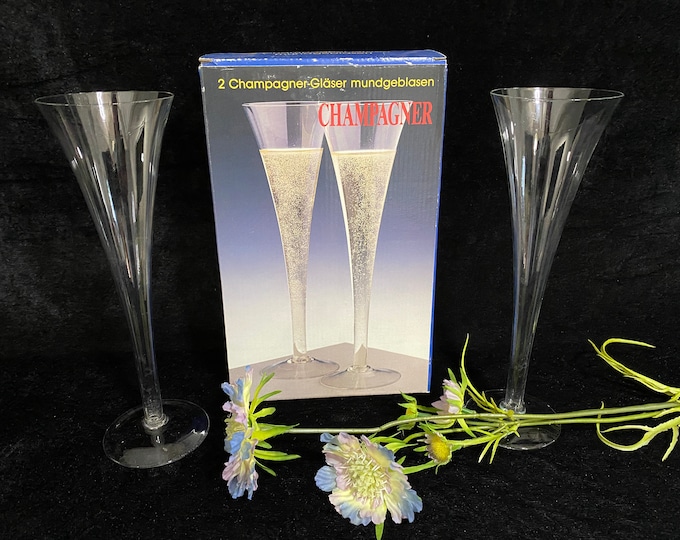 Set of 2 Mouth blown conical champagne flutes, champagne glasses, vintage beautiful mid century modern 1970's barware in original box