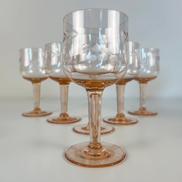 Set of 5 vintage art deco pink glass red wine or water glasses, beautiful etched rosaline glass, manufactured in Belgium 1930s