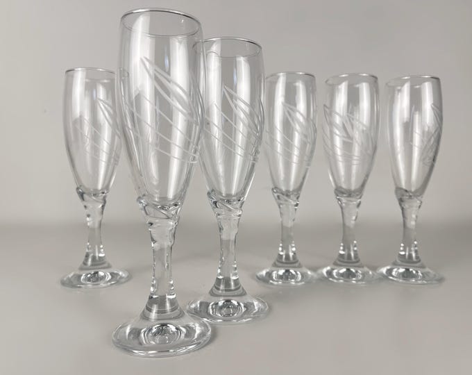 Set of 6 gorgeous cristal Rocco Bormioli Arianne Sky Italian champagne flutes, glasses etched glass, graceful stem, Italy 1980s