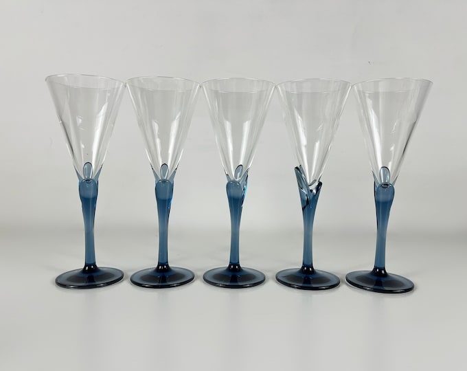 Set of 3, 4 or 5 gorgeous vintage Florian Bleu champagne glasses from the Light and Music series, by Luigi Bormioli, Italy 1980s