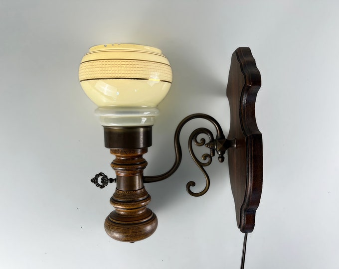 Vintage wooden wall sconce, wall light, wall lamp, with glass lamp cap (not original) mid century modern from the 1970's