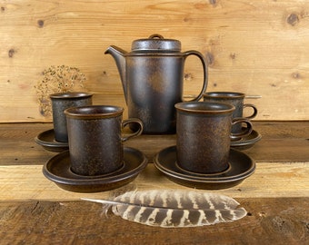 Arabia Ruska coffee set: coffee pot, 4 coffee cups and saucers - Finnish table ware, Ulla Procopé mid century design 1960s