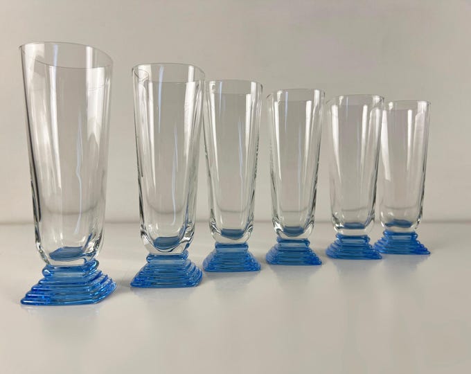 Set of 3, 4 or 6 gorgeous vintage Bormioli Nabucco, crystal champagne flutes with a light blue base, Bormioli Rocco, Italy 2000s